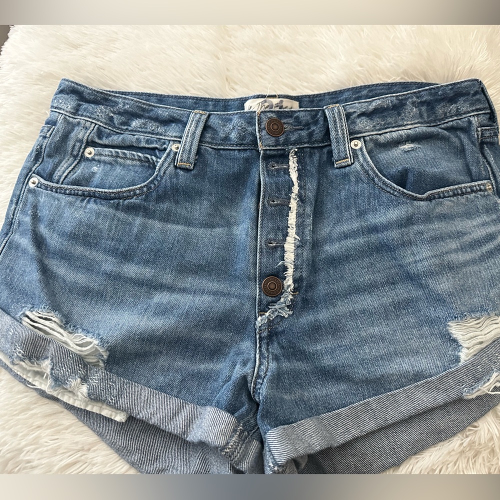 We the free shorts